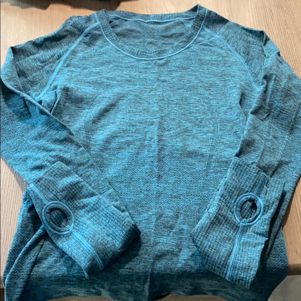 CLEANING CLOSET OUT! Lululemon swiftly tech